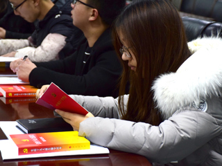【学习贯彻十九大精神】世界杯官网举办学习贯彻党的十九大精神学生报告团第一次会议暨党的十九大精神宣讲会