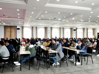 世界杯官网成功召开2018年共青团工作会议暨“第二课堂成绩单”系统培训会
