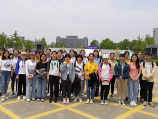 世界杯官网选手从2019年全国大学生英语竞赛安徽赛区赛场喜传捷报