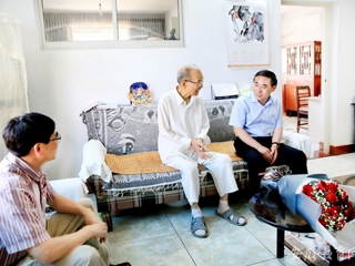安徽教育网报道世界杯官网看望离退休老领导老教师