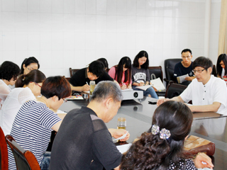 上海财经大学《财经研究》编辑部主任施祖辉教授应邀来世界杯官网讲学