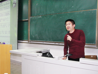 南京艺术学院施咏教授应邀来世界杯官网讲学