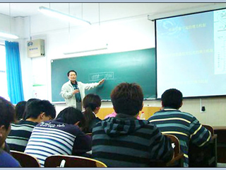 阜阳师范学院吕新颖教授应邀来世界杯官网作学术报告